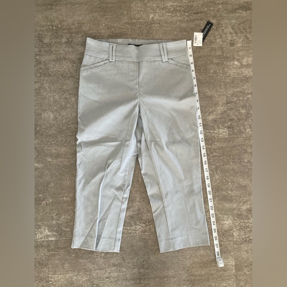 Reitmans Iconic Capris - Size 2 Petite - Picture 3 of 8